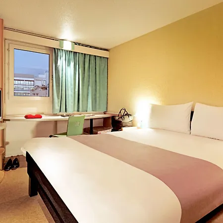 Hotel Ibis Alesia Montparnasse 3*