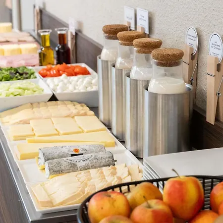 Hotel Ibis Alesia Montparnasse 3*